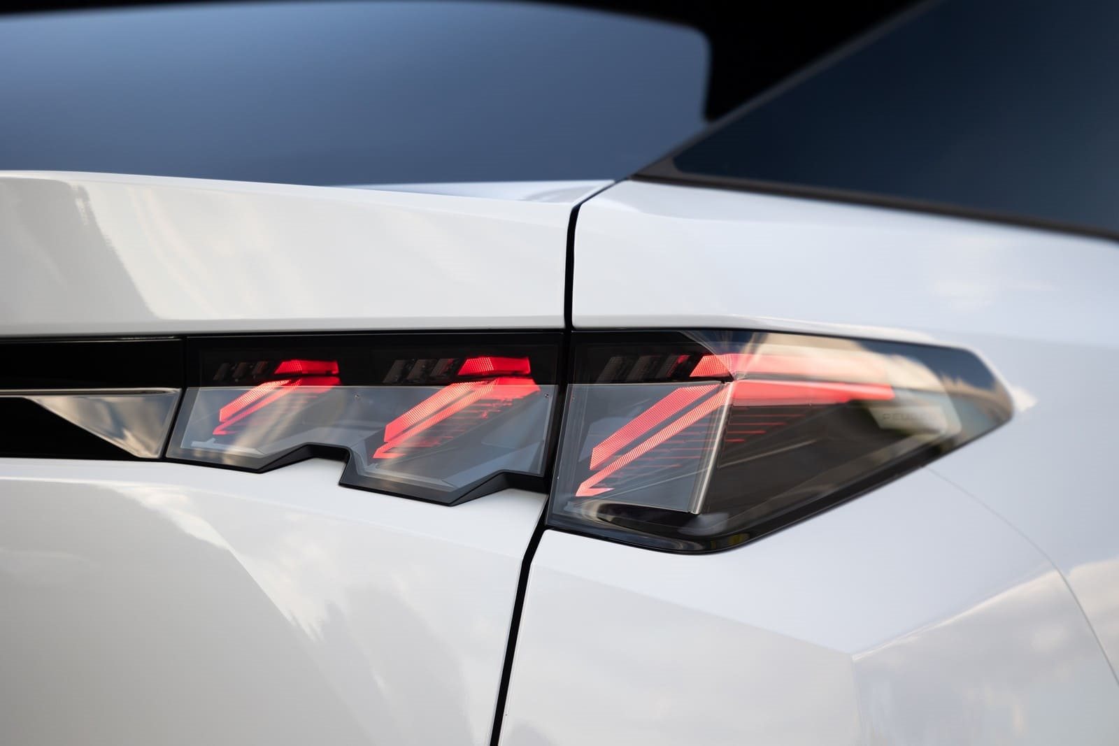 2025 - PEUGEOT E-3008 DUAL MOTOR OKENITE WHITE, foto 74