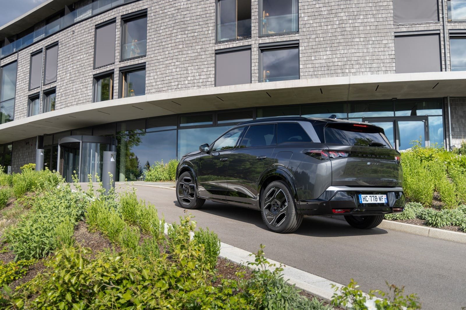 2025 - PEUGEOT E-5008 DUAL MOTOR TITANE GREY, foto 6