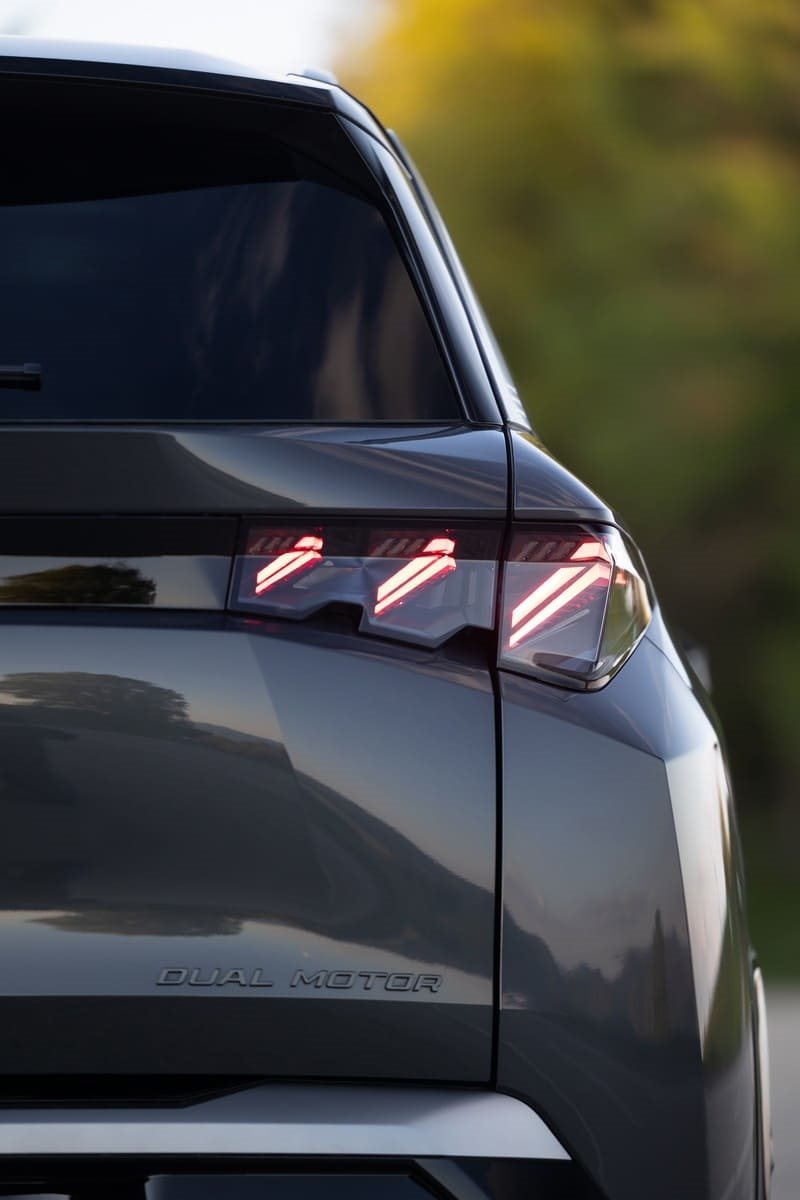 2025 - PEUGEOT E-5008 DUAL MOTOR TITANE GREY, foto 11