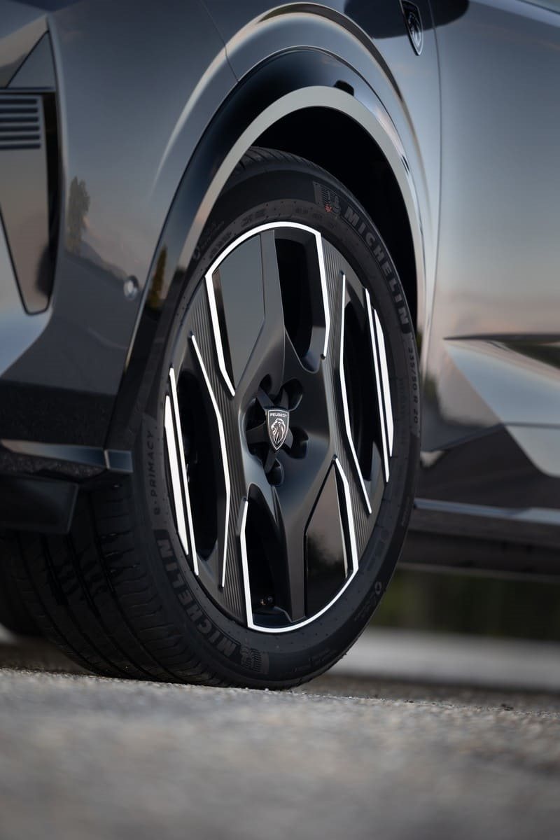 2025 - PEUGEOT E-5008 DUAL MOTOR TITANE GREY, foto 13