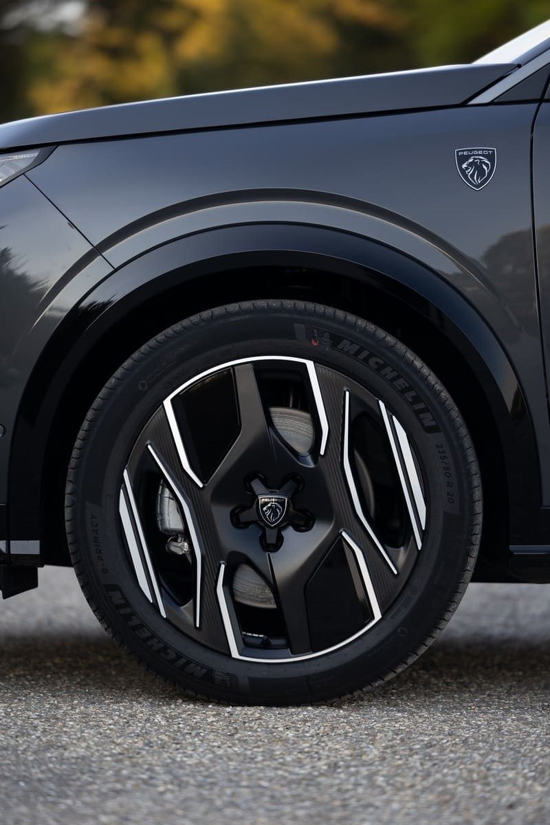 2025 - PEUGEOT E-5008 DUAL MOTOR TITANE GREY, foto 16