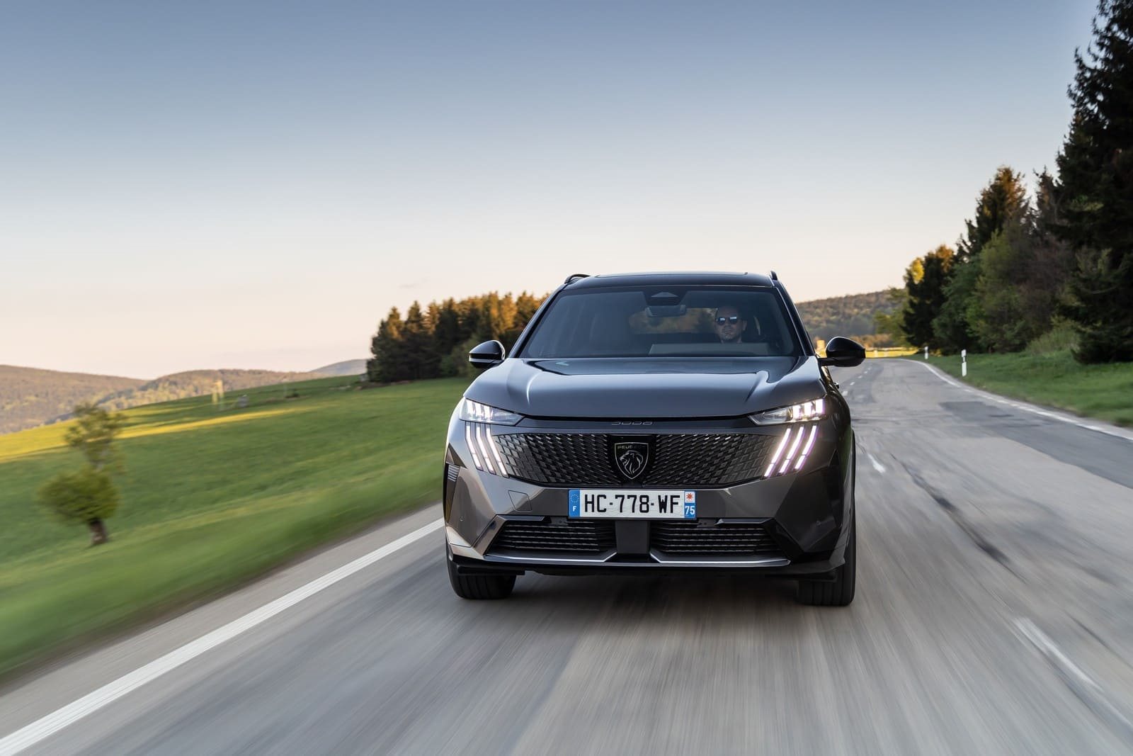 2025 - PEUGEOT E-5008 DUAL MOTOR TITANE GREY, foto 31
