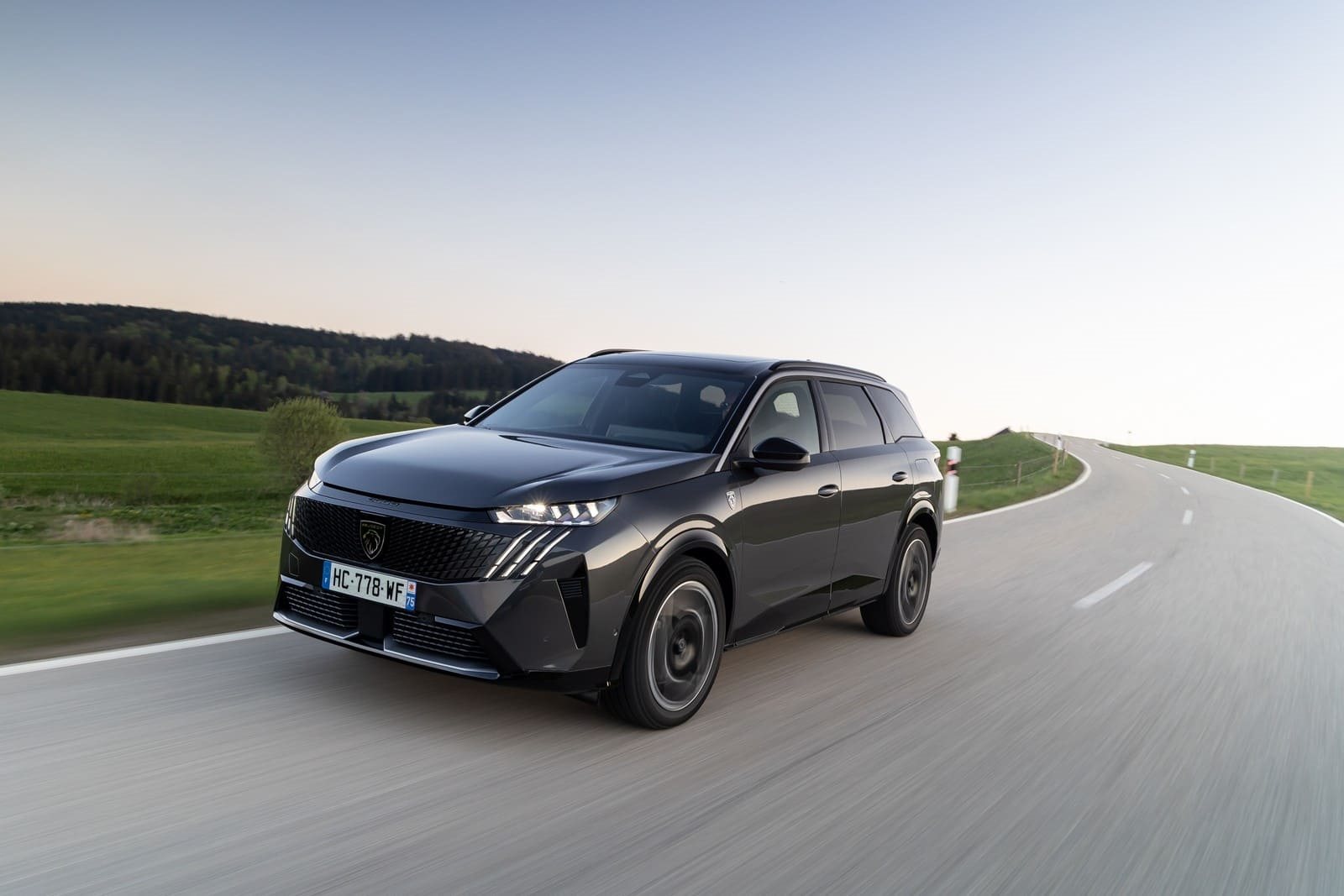 2025 - PEUGEOT E-5008 DUAL MOTOR TITANE GREY, foto 39