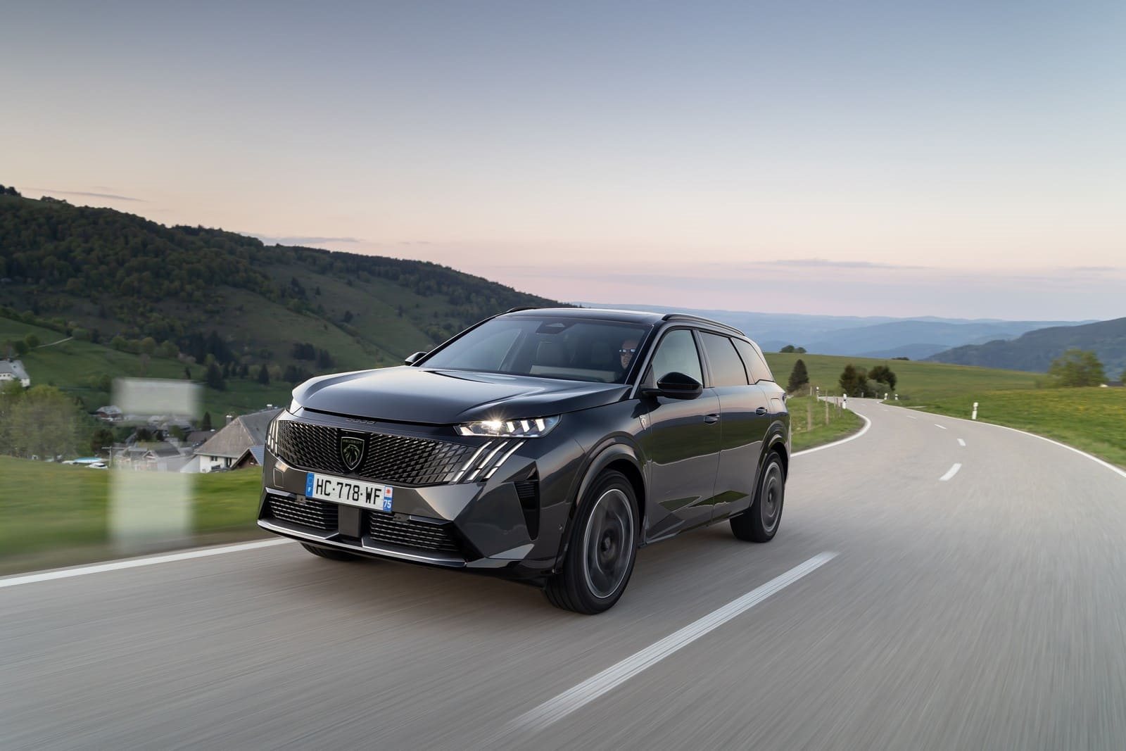 2025 - PEUGEOT E-5008 DUAL MOTOR TITANE GREY, foto 40