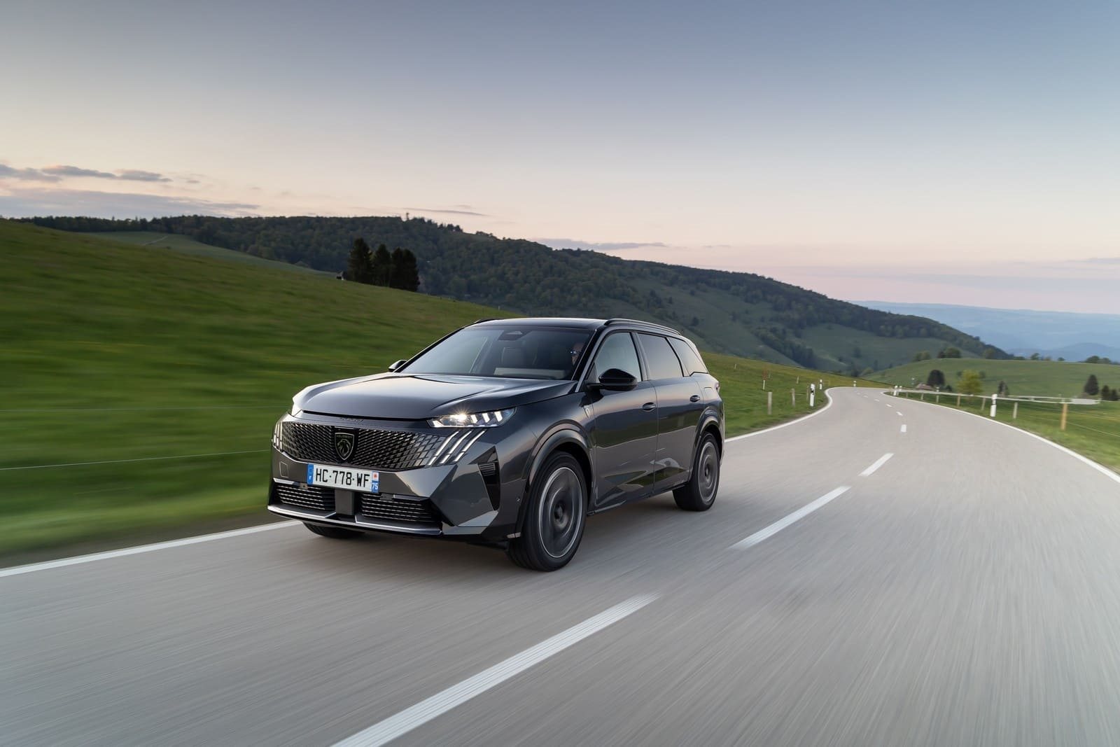 2025 - PEUGEOT E-5008 DUAL MOTOR TITANE GREY, foto 42