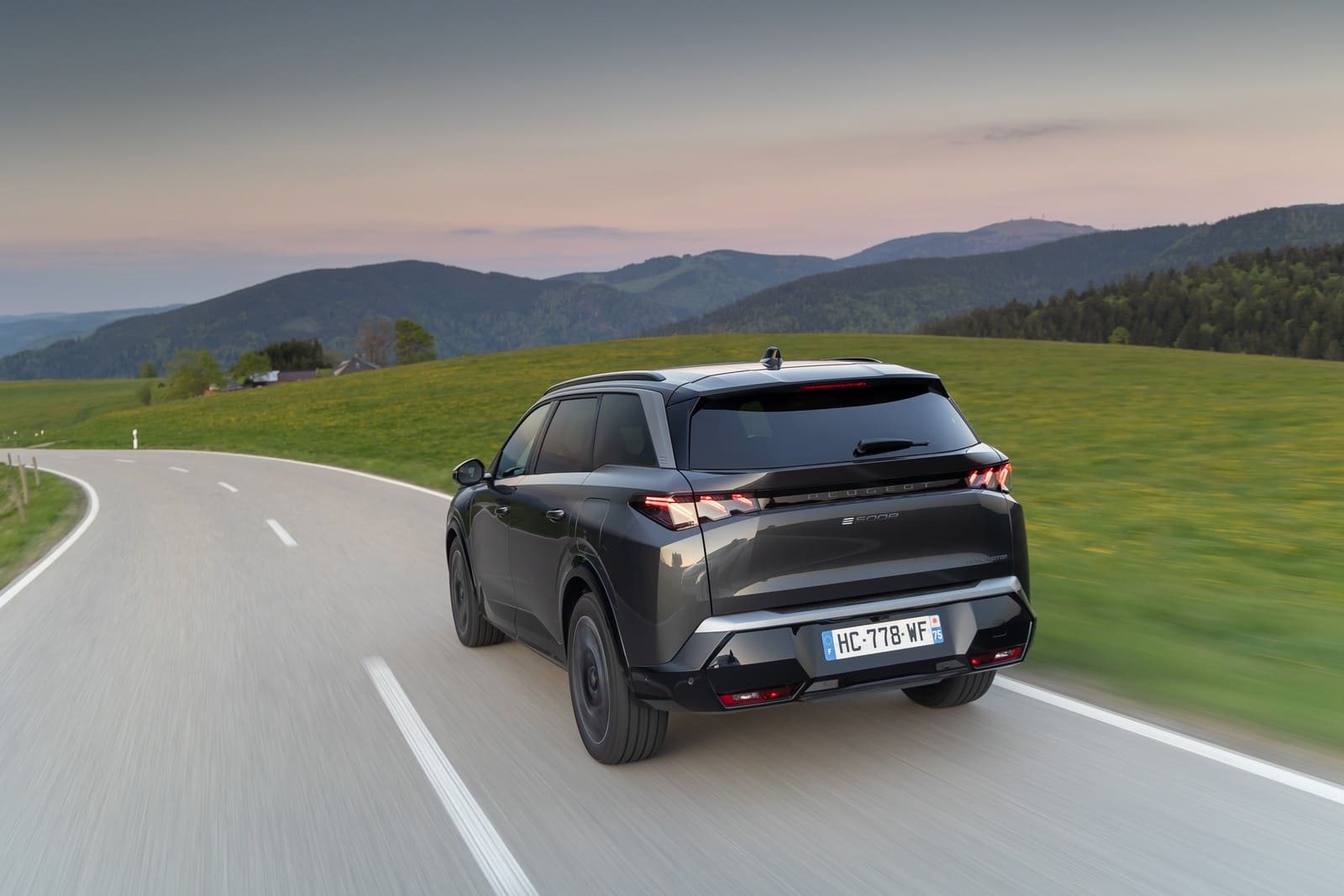 2025 - PEUGEOT E-5008 DUAL MOTOR TITANE GREY, foto 44