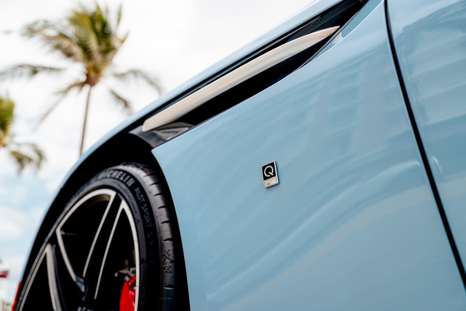 ASTON MARTIN DB12 VOLANTE PALM BEACH EDITION, foto 4