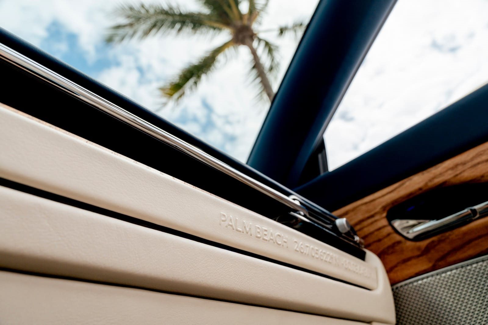 ASTON MARTIN DB12 VOLANTE PALM BEACH EDITION, foto 7