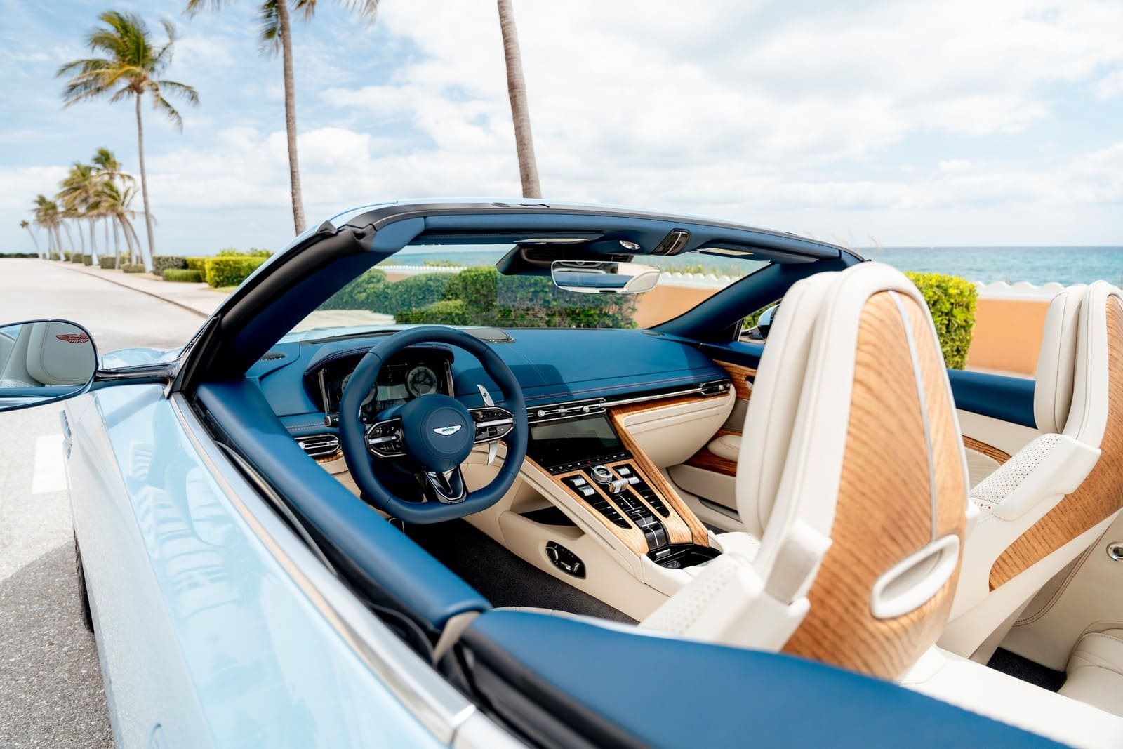 ASTON MARTIN DB12 VOLANTE PALM BEACH EDITION, foto 12