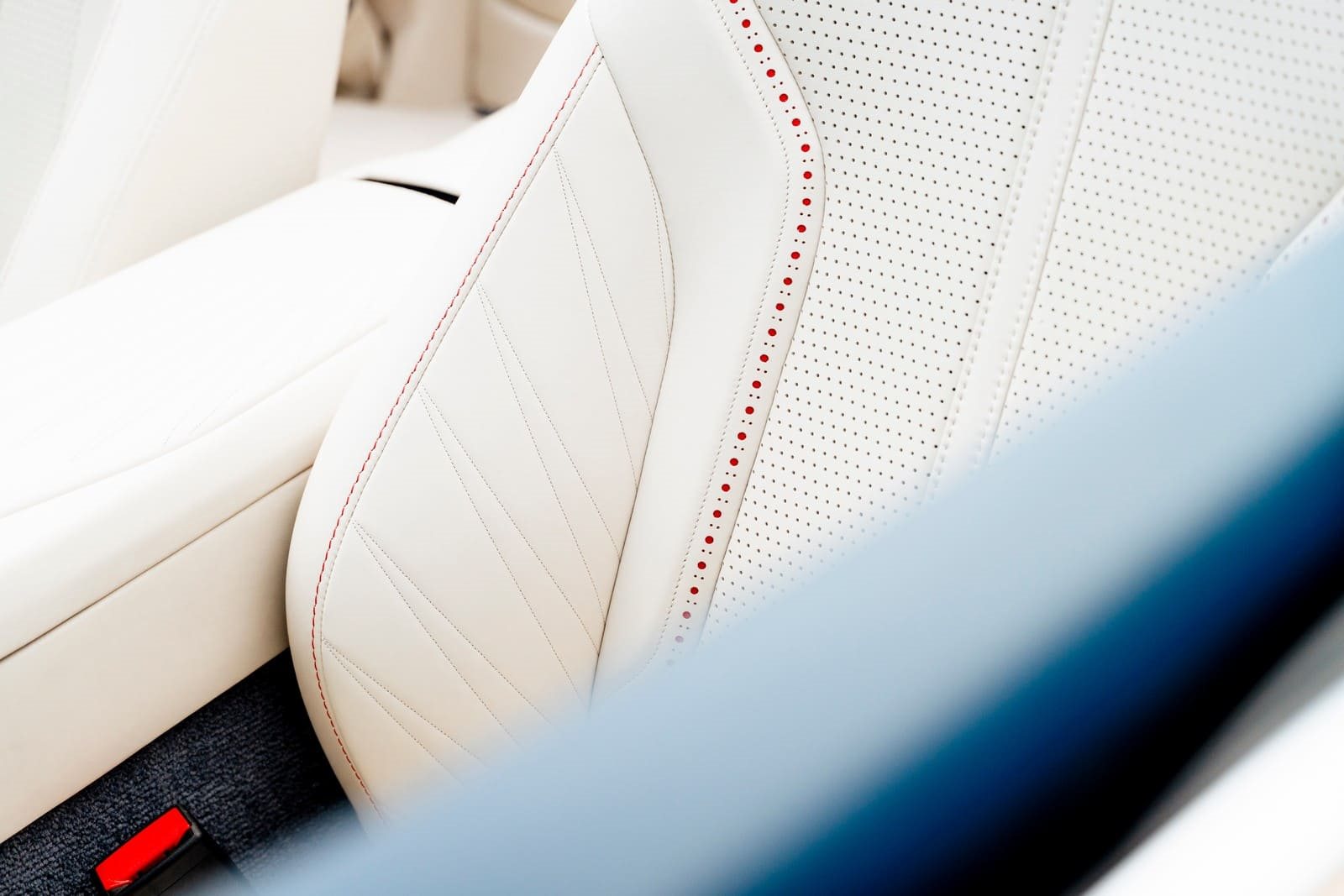 ASTON MARTIN DB12 VOLANTE PALM BEACH EDITION, foto 13