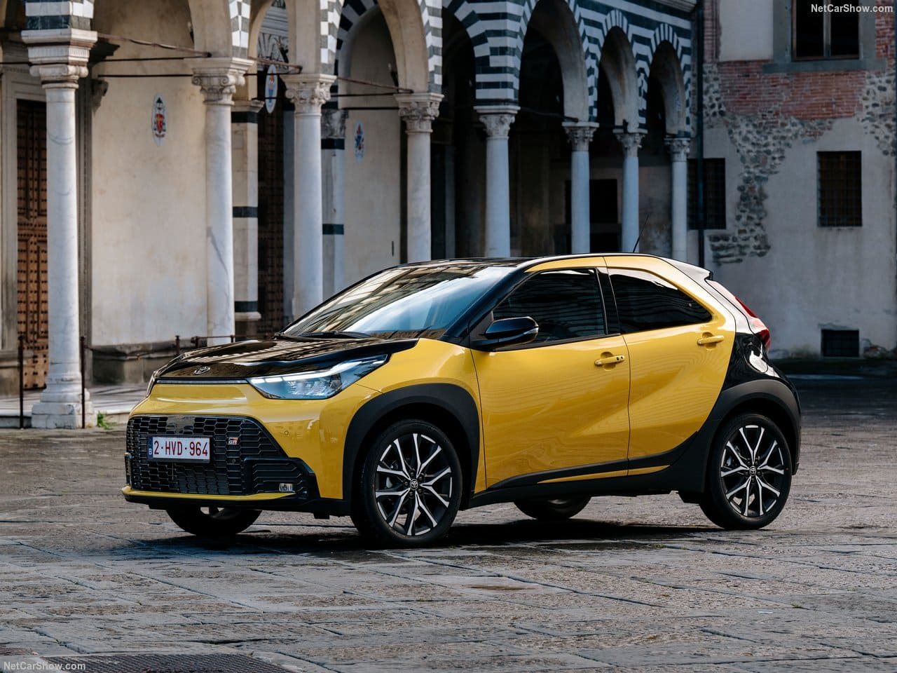 TOYOTA AYGO X HYBRID, foto 1