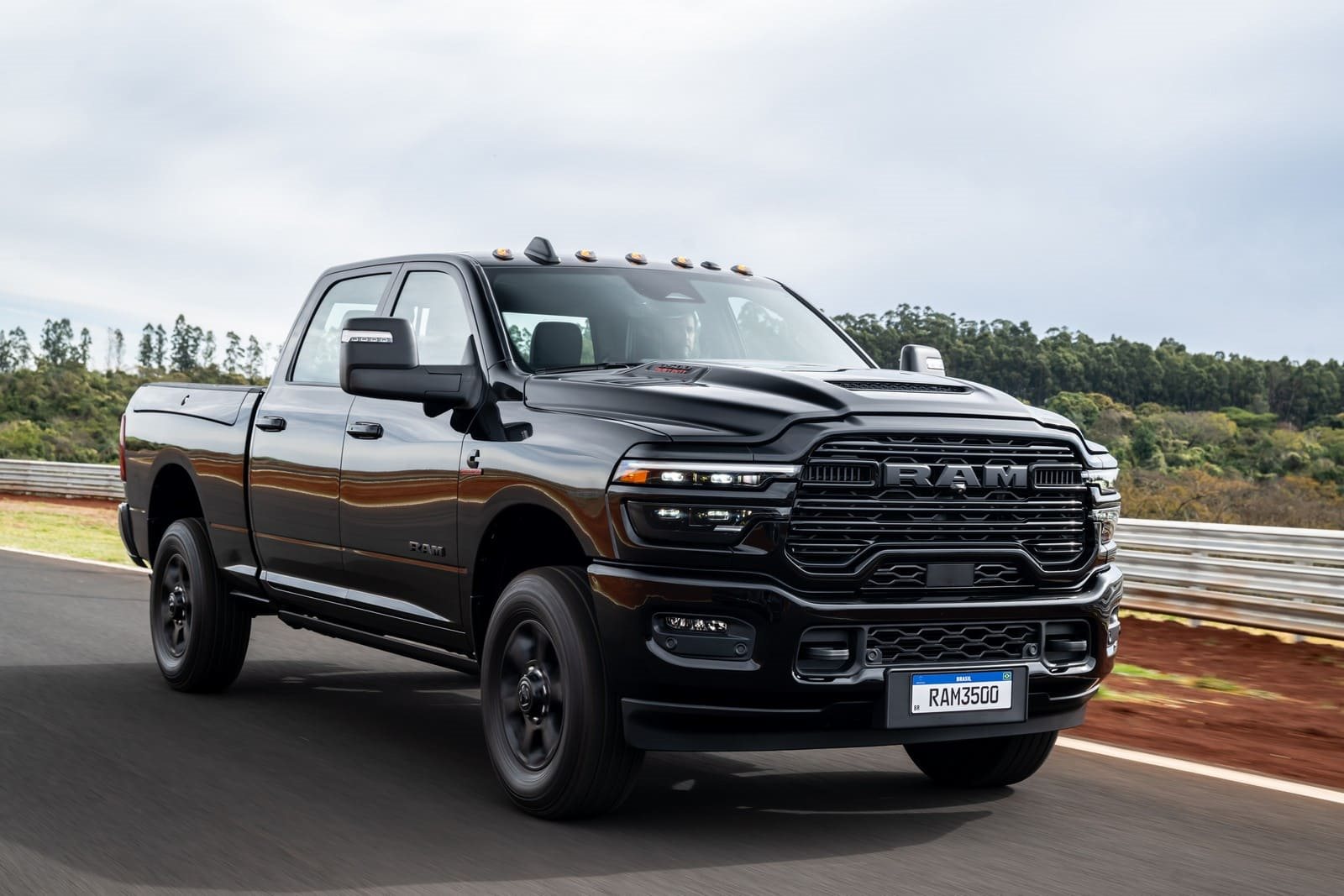 RAM 3500 LARAMIE NIGHT EDITION, foto 1