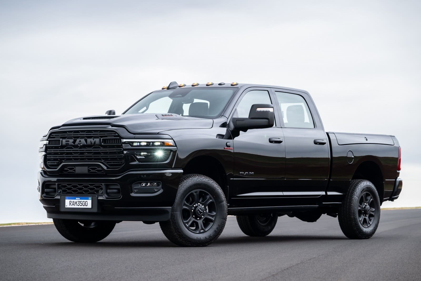 RAM 3500 LARAMIE NIGHT EDITION, foto 8