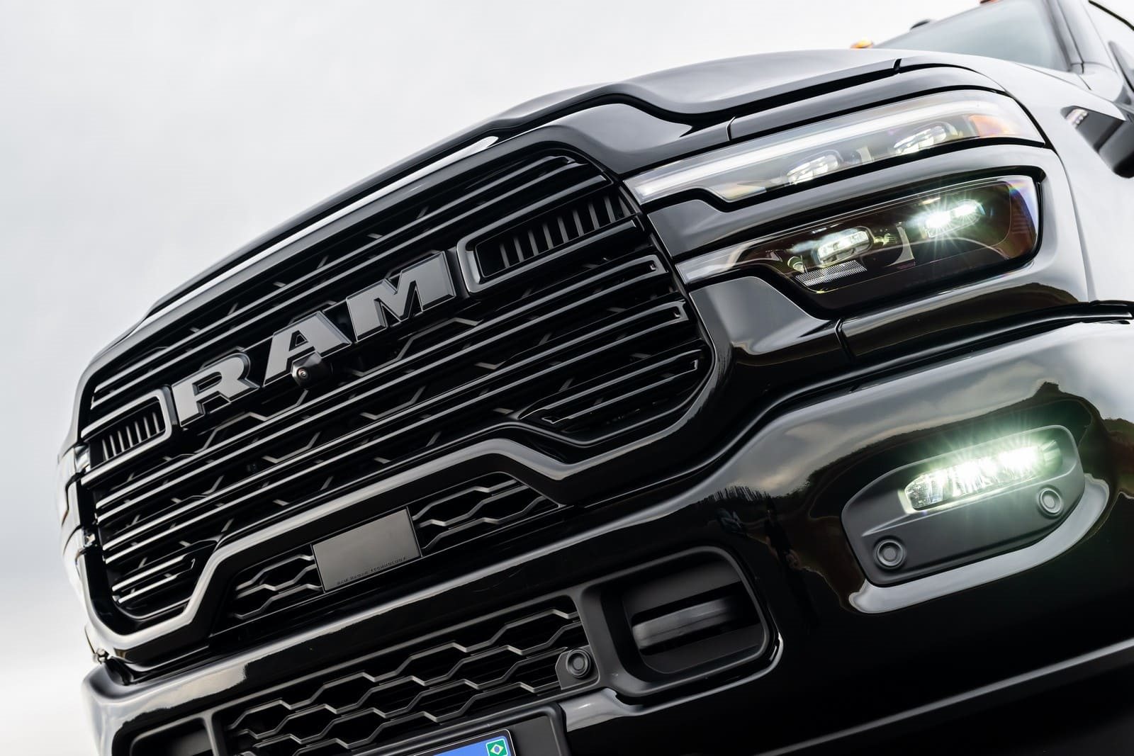 RAM 3500 LARAMIE NIGHT EDITION, foto 12