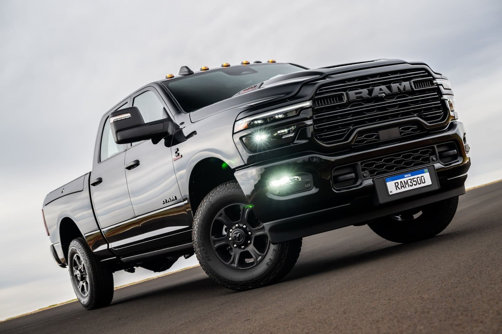 RAM 3500 LARAMIE NIGHT EDITION, foto 13