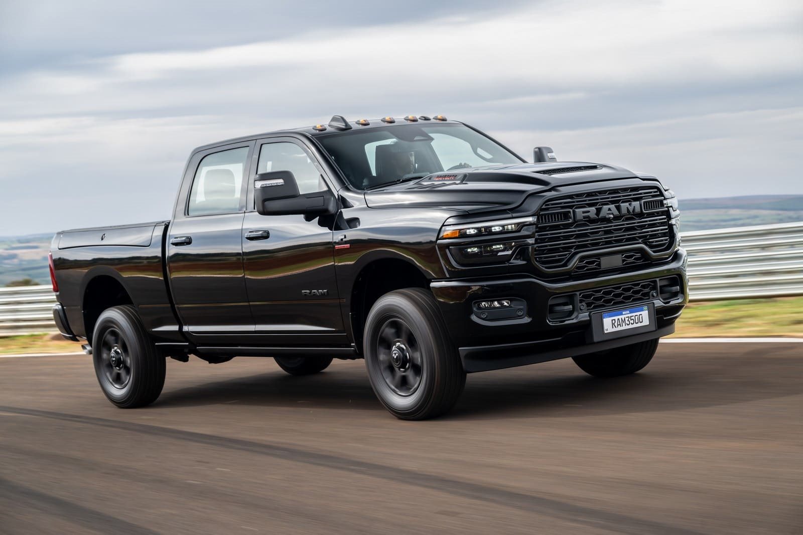 RAM 3500 LARAMIE NIGHT EDITION, foto 20
