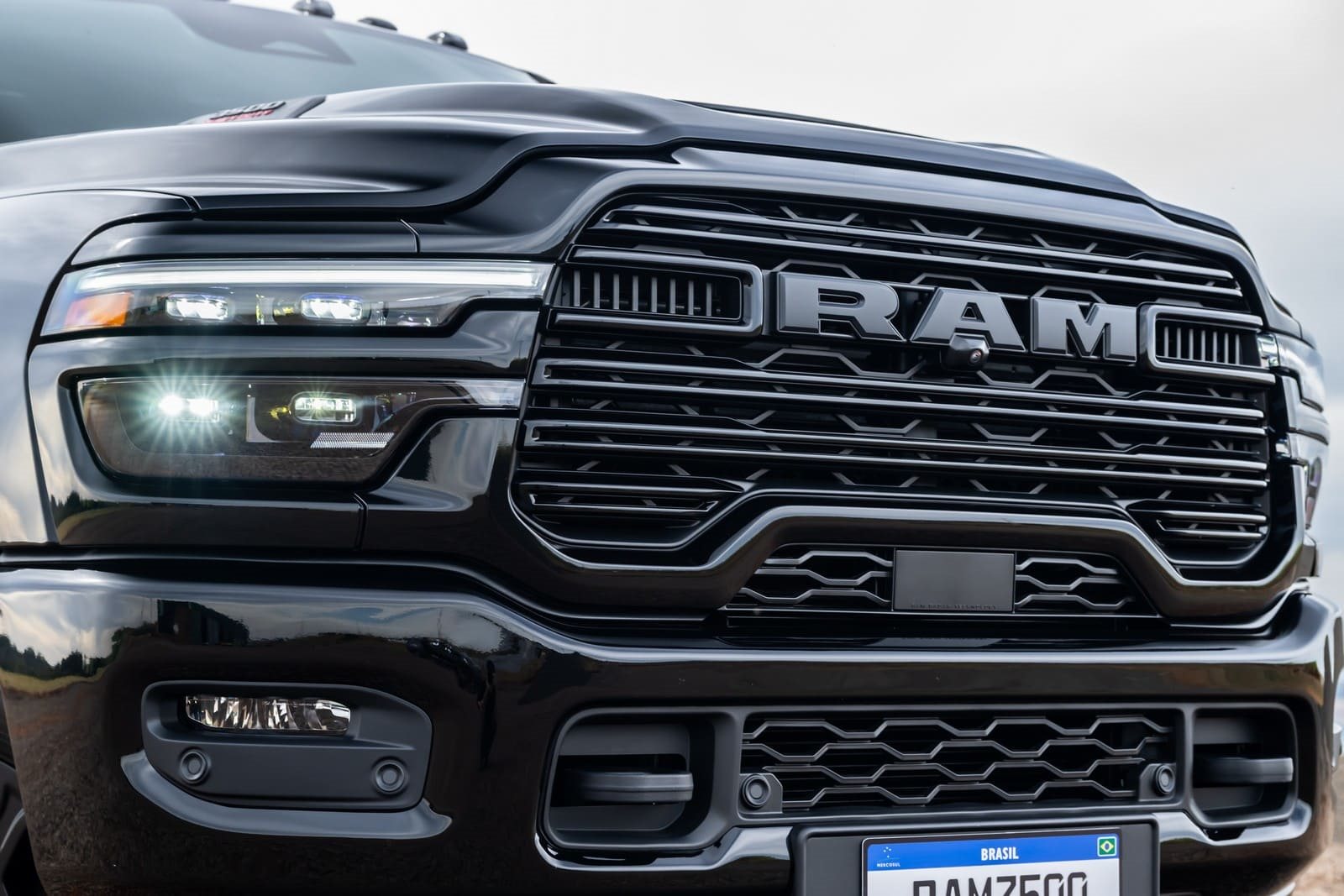 RAM 3500 LARAMIE NIGHT EDITION, foto 22