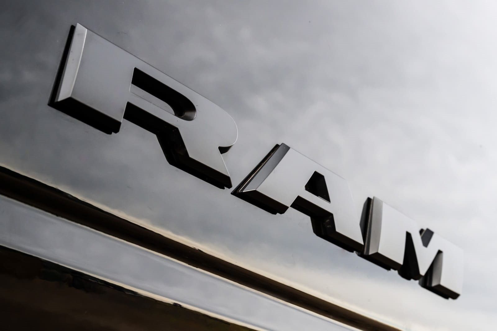 RAM 3500 LARAMIE NIGHT EDITION, foto 32