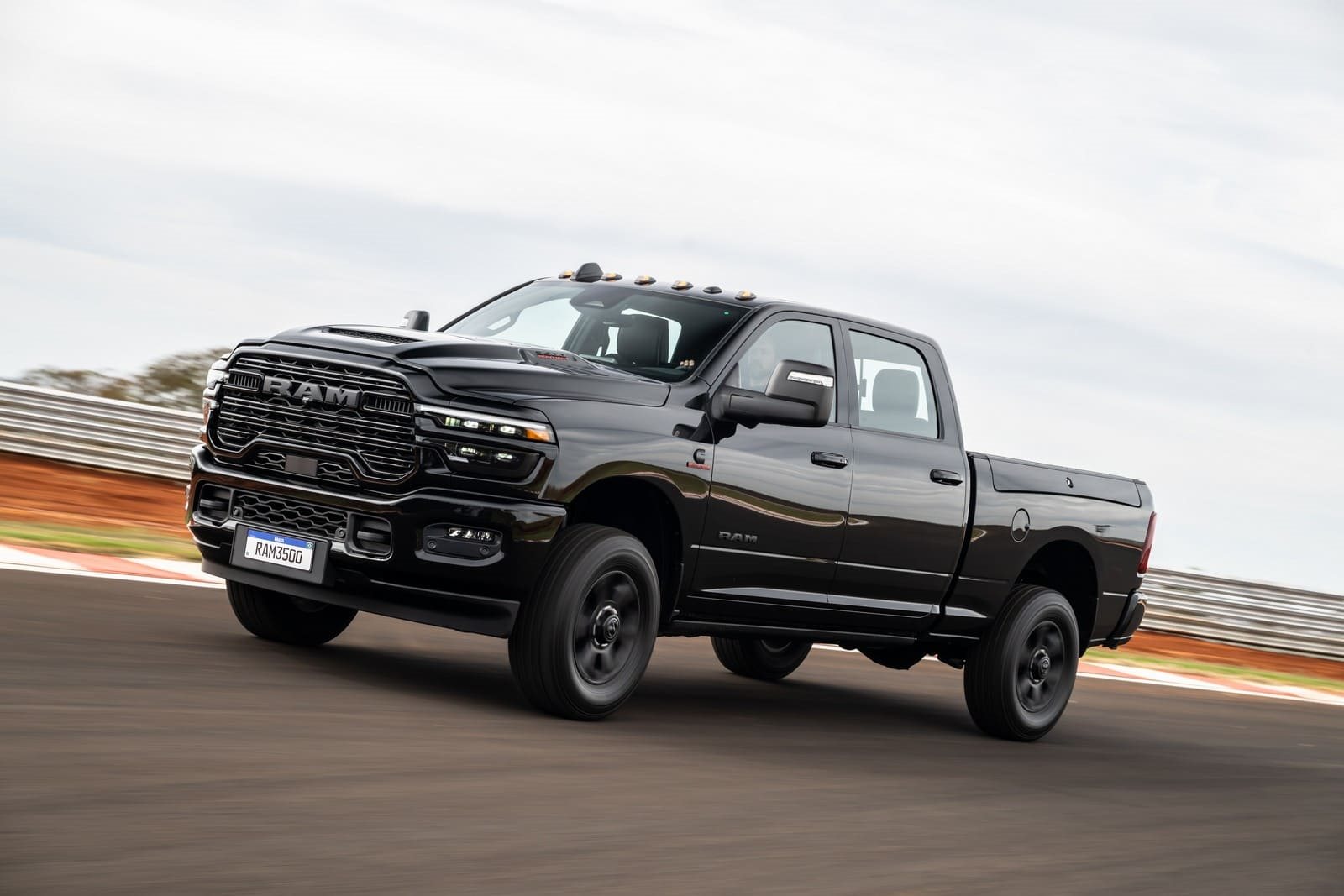 RAM 3500 LARAMIE NIGHT EDITION, foto 40