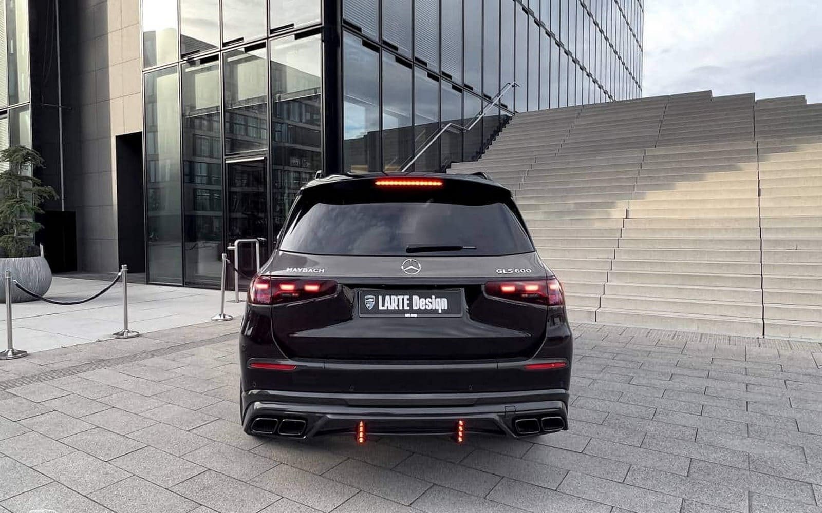 2025 - MERCEDES-MAYBACH GLS 600 BY LARTE DESIGN, foto 3