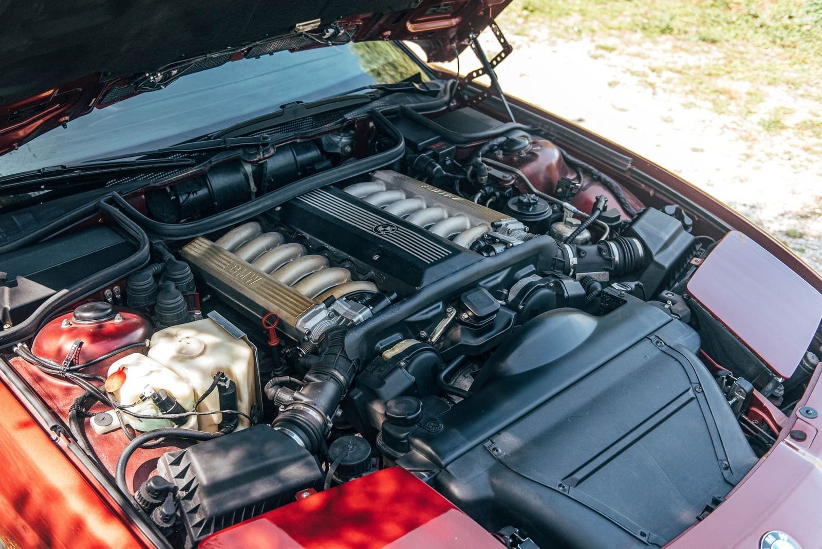 BMW 850i CALYPSO RED, foto 32