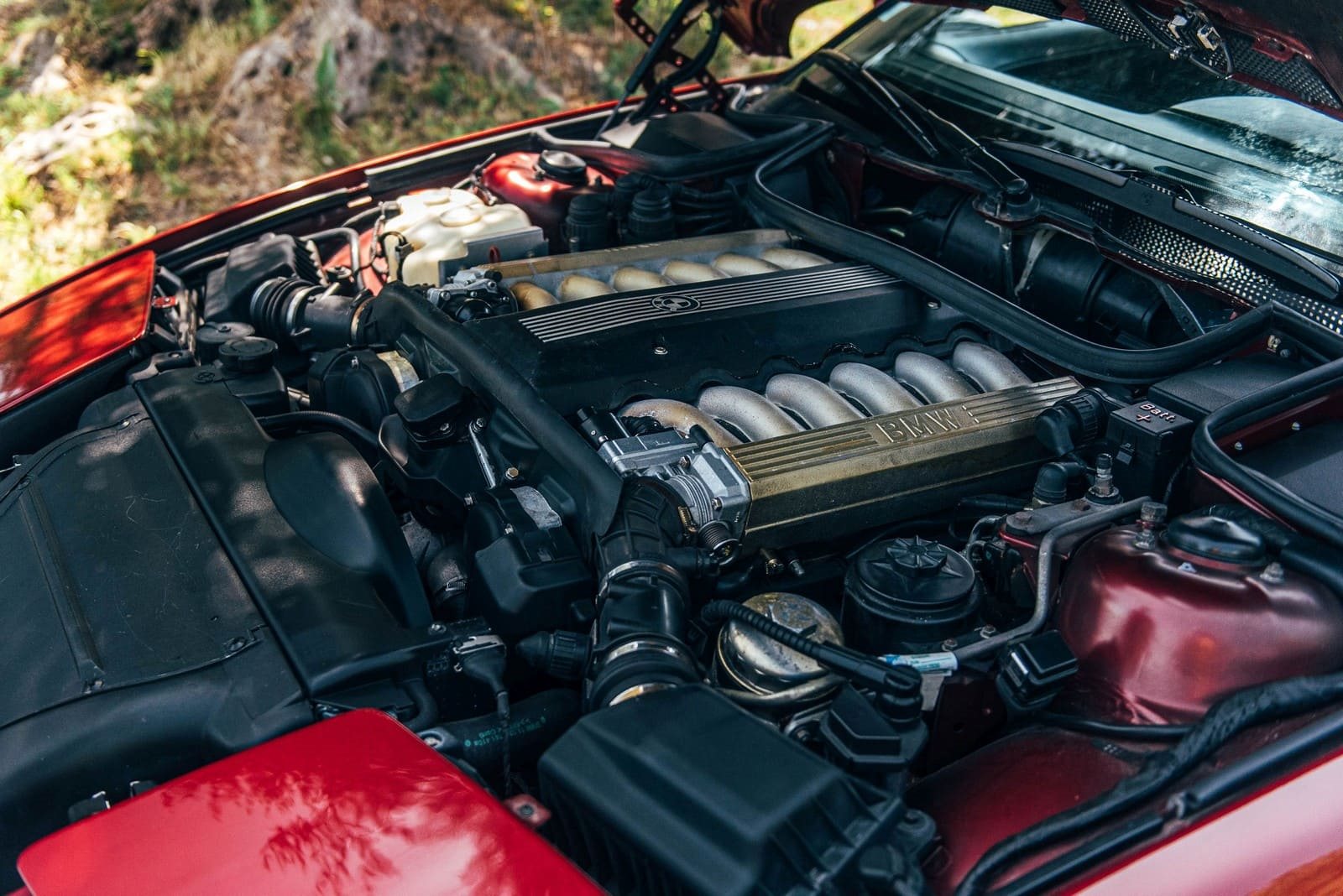 BMW 850i CALYPSO RED, foto 35