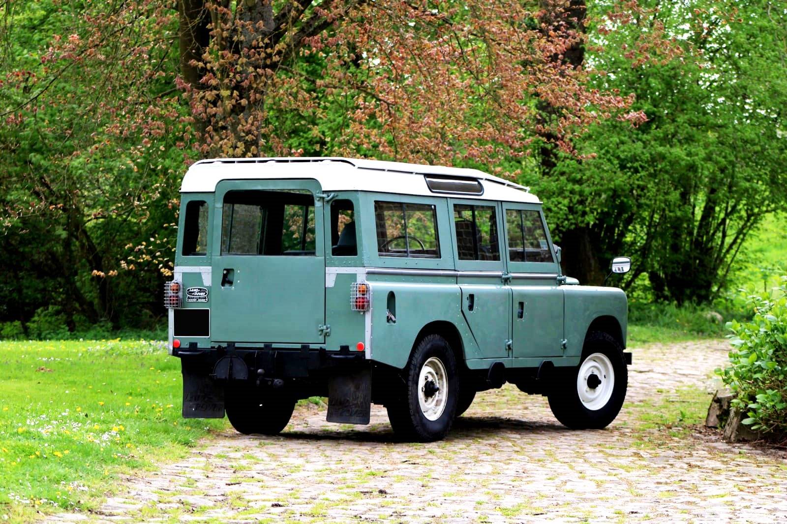 LAND ROVER 109 SERIES IIA STATION WAGON, foto 2