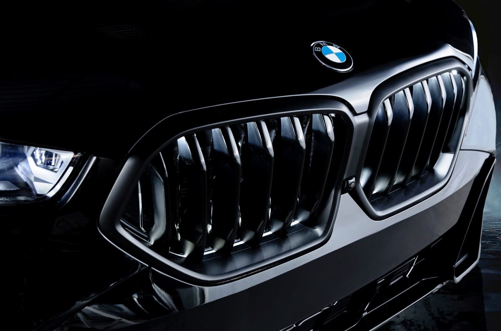 2025 - BMW X6 DARK EDITION, foto 3