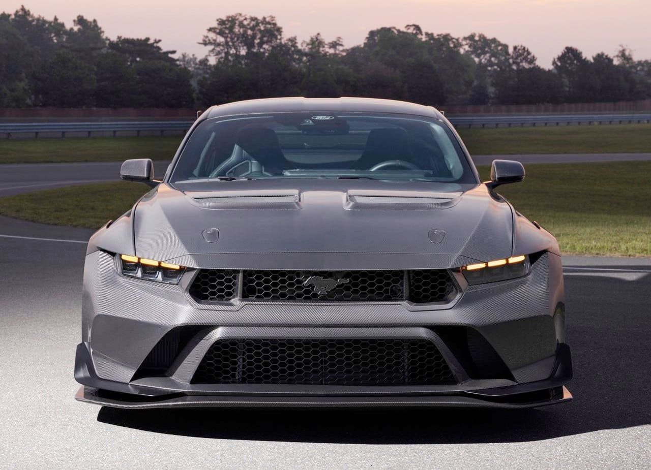 FORD MUSTANG GTD LIQUID CARBON, foto 3