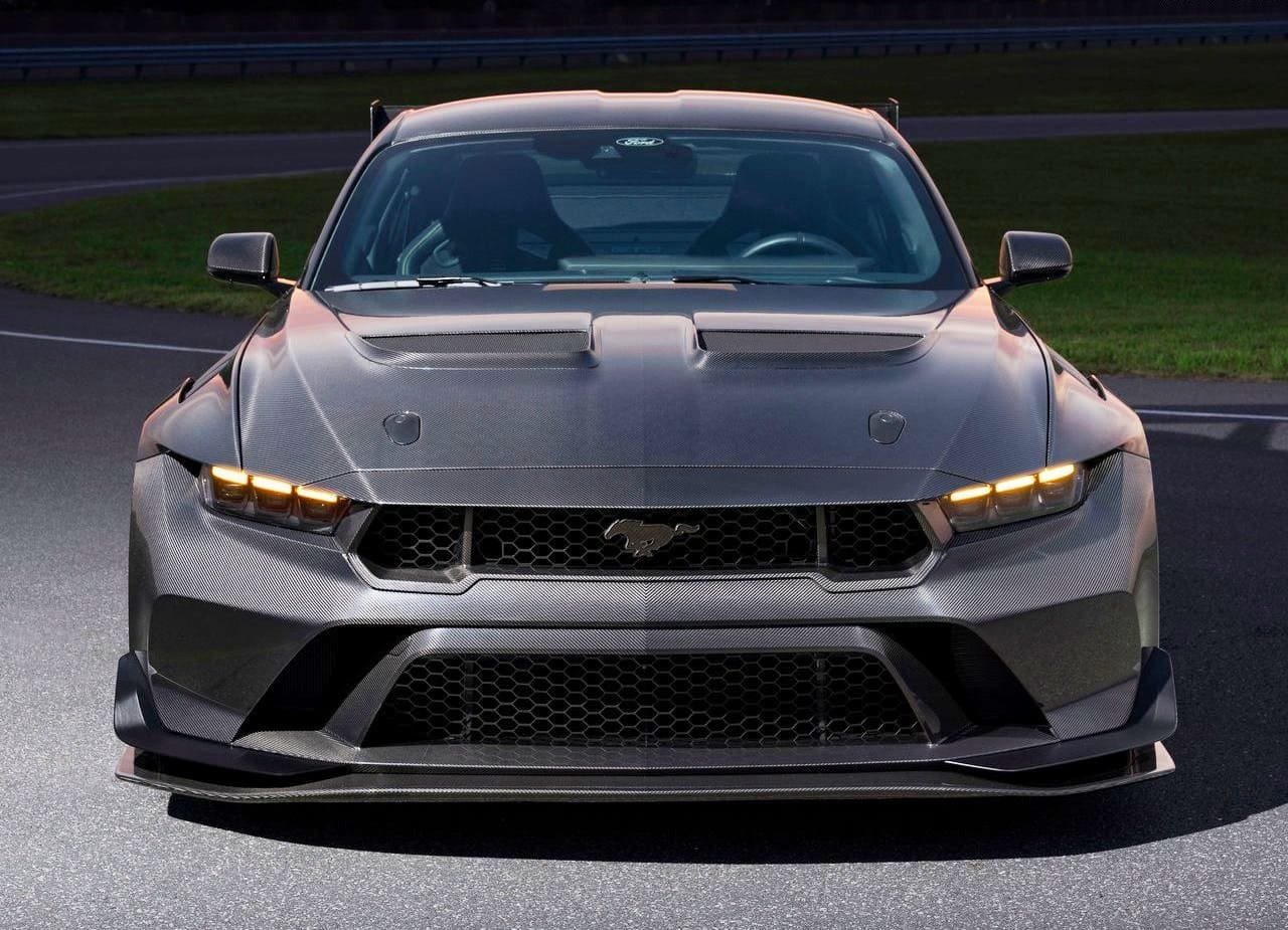 FORD MUSTANG GTD LIQUID CARBON, foto 4