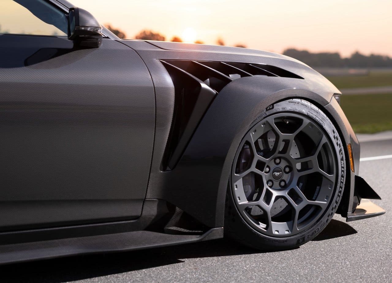 FORD MUSTANG GTD LIQUID CARBON, foto 7