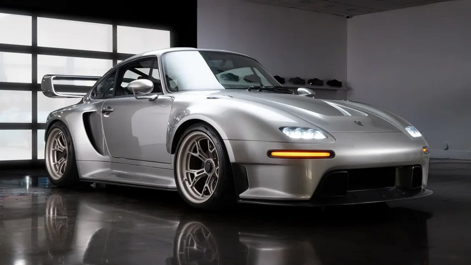 2025 - PORSCHE 935 SLANTNOSE PROJECT-F-26 BY GUNTHER WERKS, foto 1