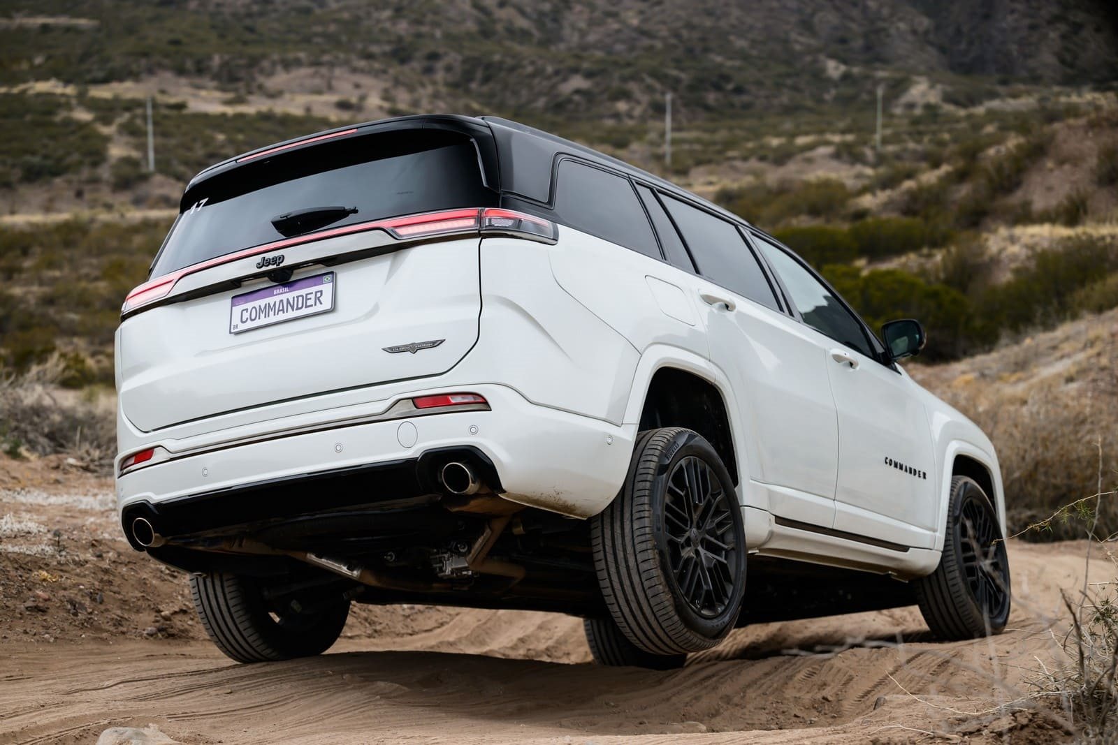 2026 - JEEP COMMANDER BLACKHAWK, foto 33