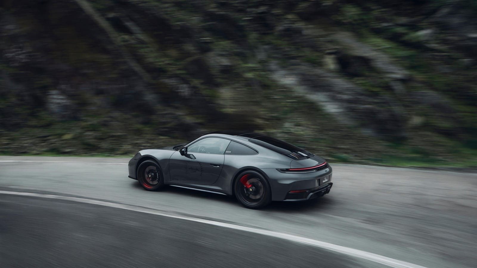 2025 - PORSCHE 911 CARRERA 4 GTS TRIBUTE TO TRANSFAGARASAN, foto 4