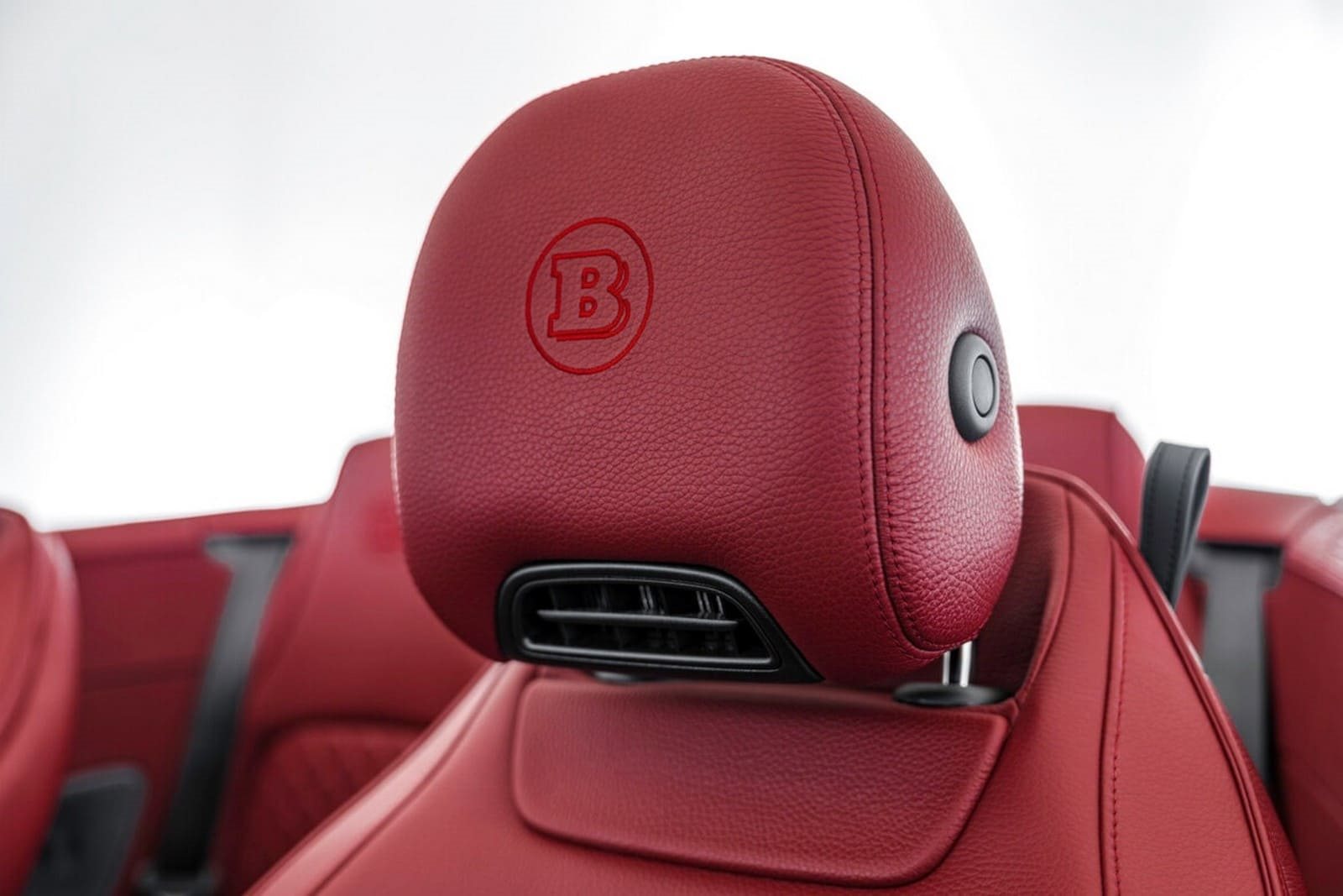 2025 - MERCEDES-AMG SL 63 S BRABUS ROCKET GTC DEEP RED, foto 33