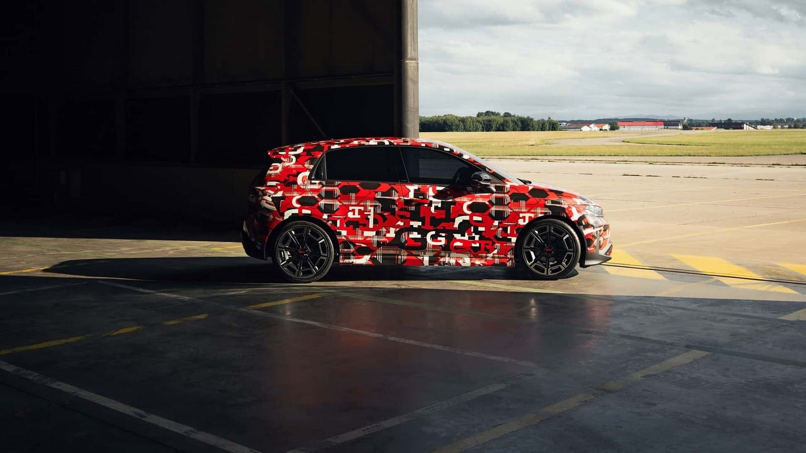 2025 - VOLKSWAGEN ID. POLO GTI ‘DESIGN FREEZE’, foto 8