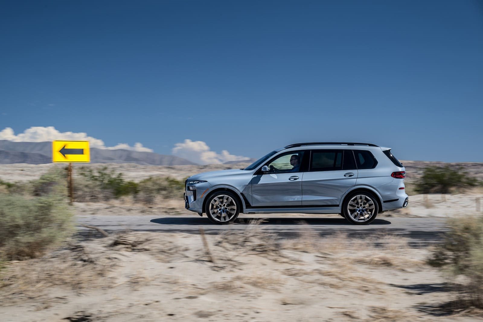 2025 - BMW X7 xDRIVE40i M SPORT, foto 8