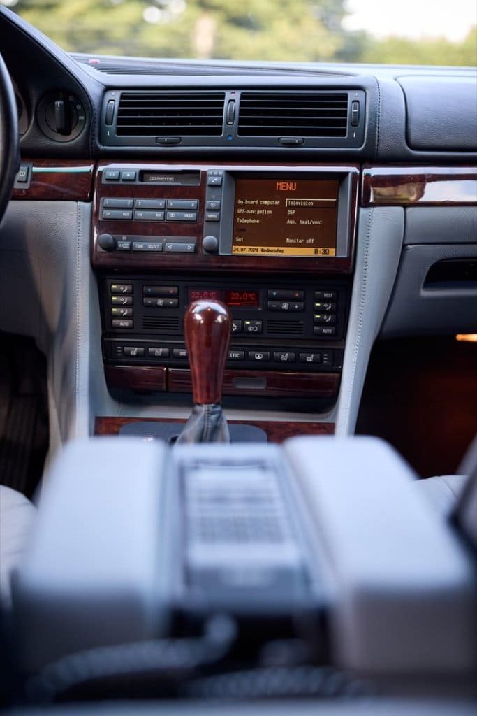 1999 - BMW 750iL, foto 145