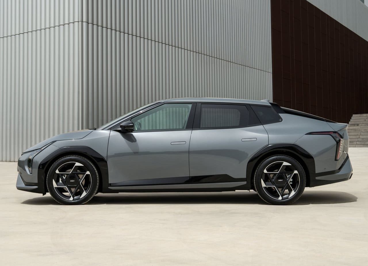 2026 - KIA EV4 SEDAN FASTBACK EU VERSION, foto 10