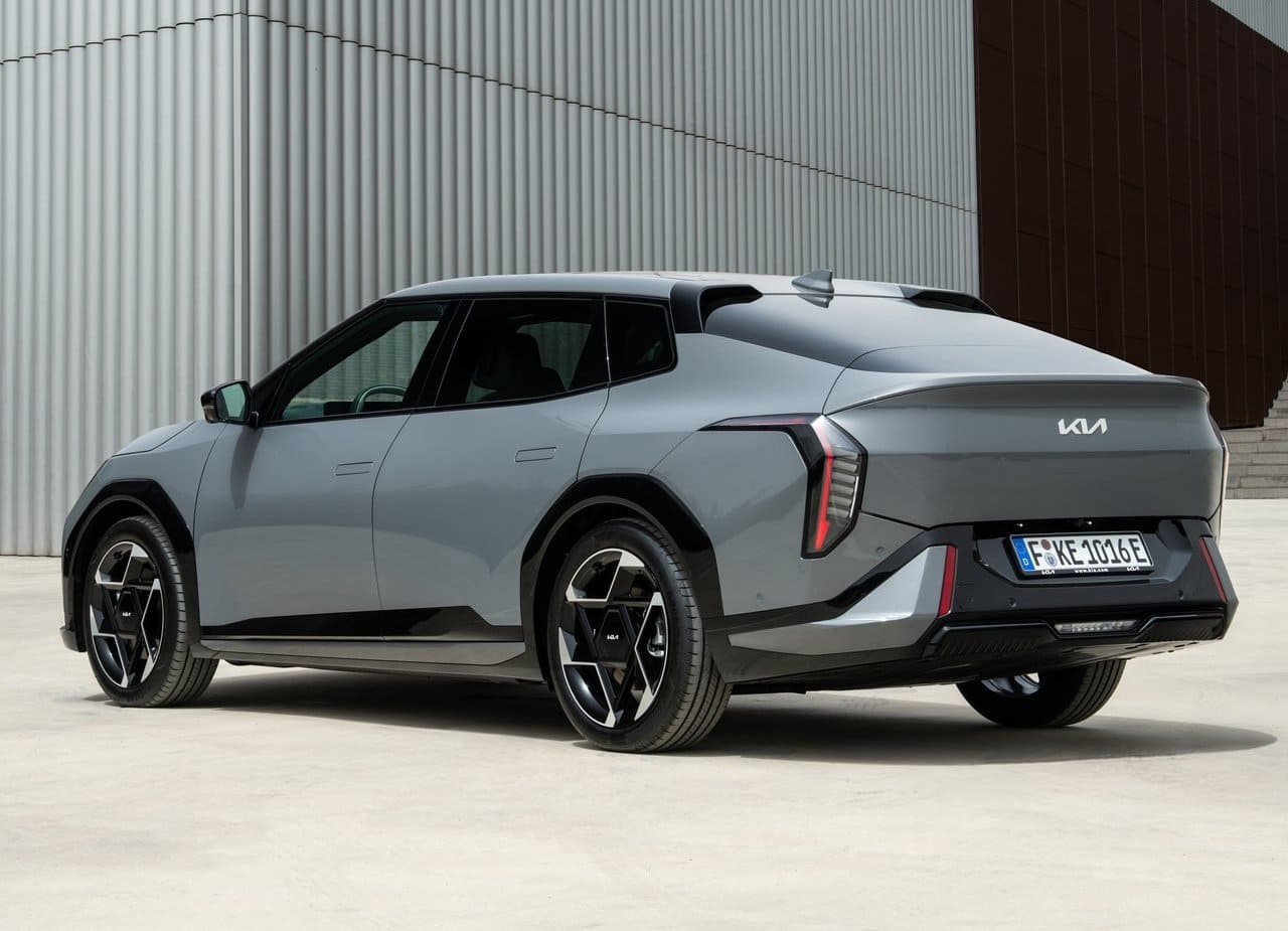 2026 - KIA EV4 SEDAN FASTBACK EU VERSION, foto 12