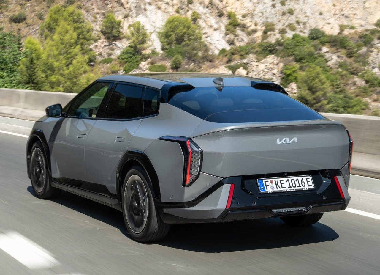 2026 - KIA EV4 SEDAN FASTBACK EU VERSION, foto 16