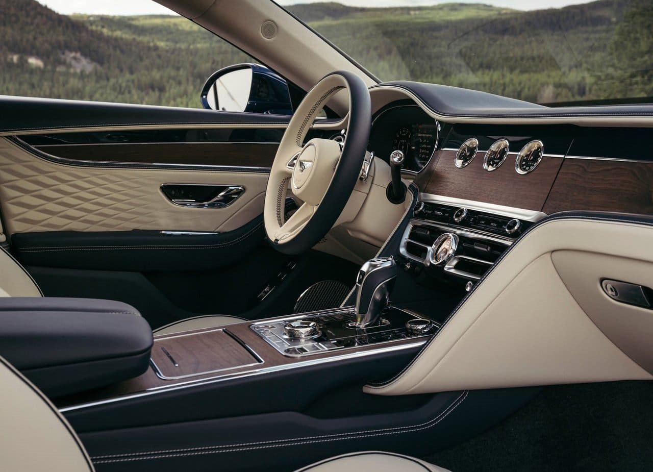 2026 - BENTLEY FLYING SPUR AZURE, foto 16