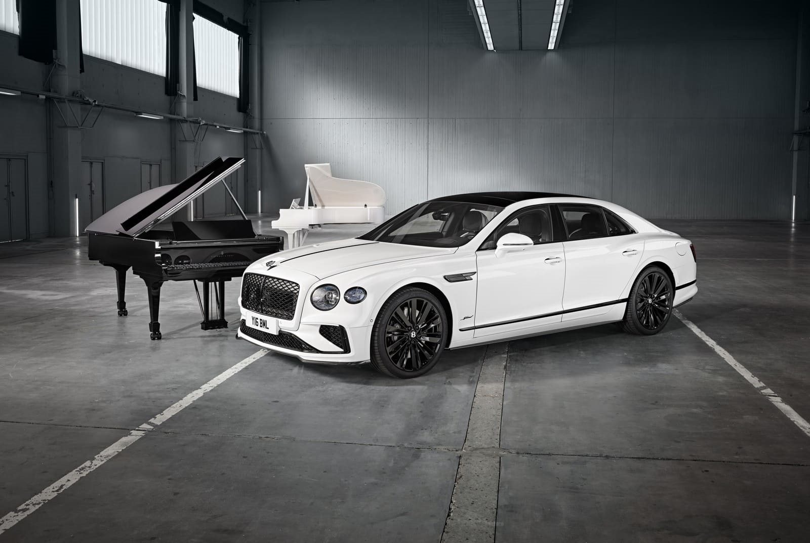 2025 - BENTLEY FLYING SPUR SPEED & STEINWAY, foto 2