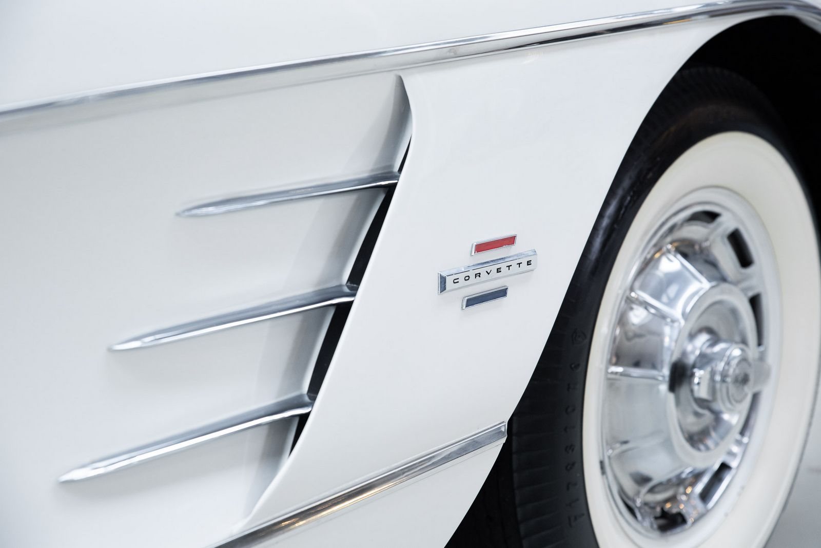CHEVROLET CORVETTE ERMINE WHITE, foto 31