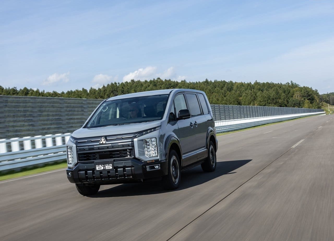 MITSUBISHI DELICA D:5 CONCEPT, foto 5