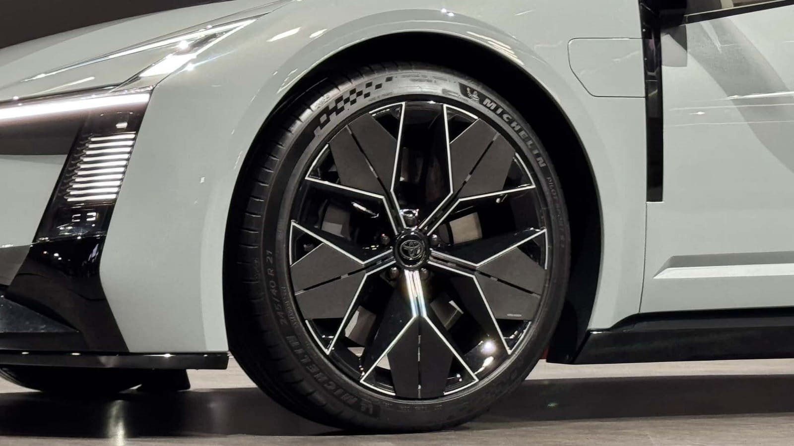TOYOTA COROLLA CONCEPT, foto 36