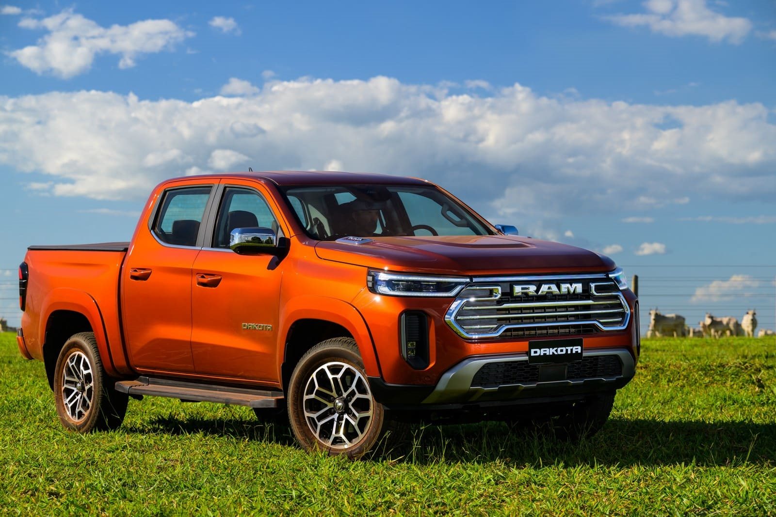 RAM DAKOTA LARAMIE, foto 1