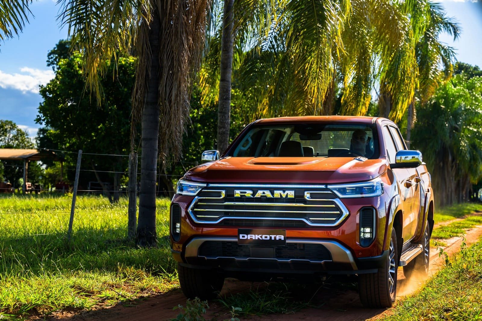 RAM DAKOTA LARAMIE, foto 3