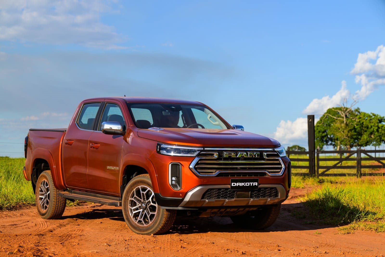RAM DAKOTA LARAMIE, foto 4