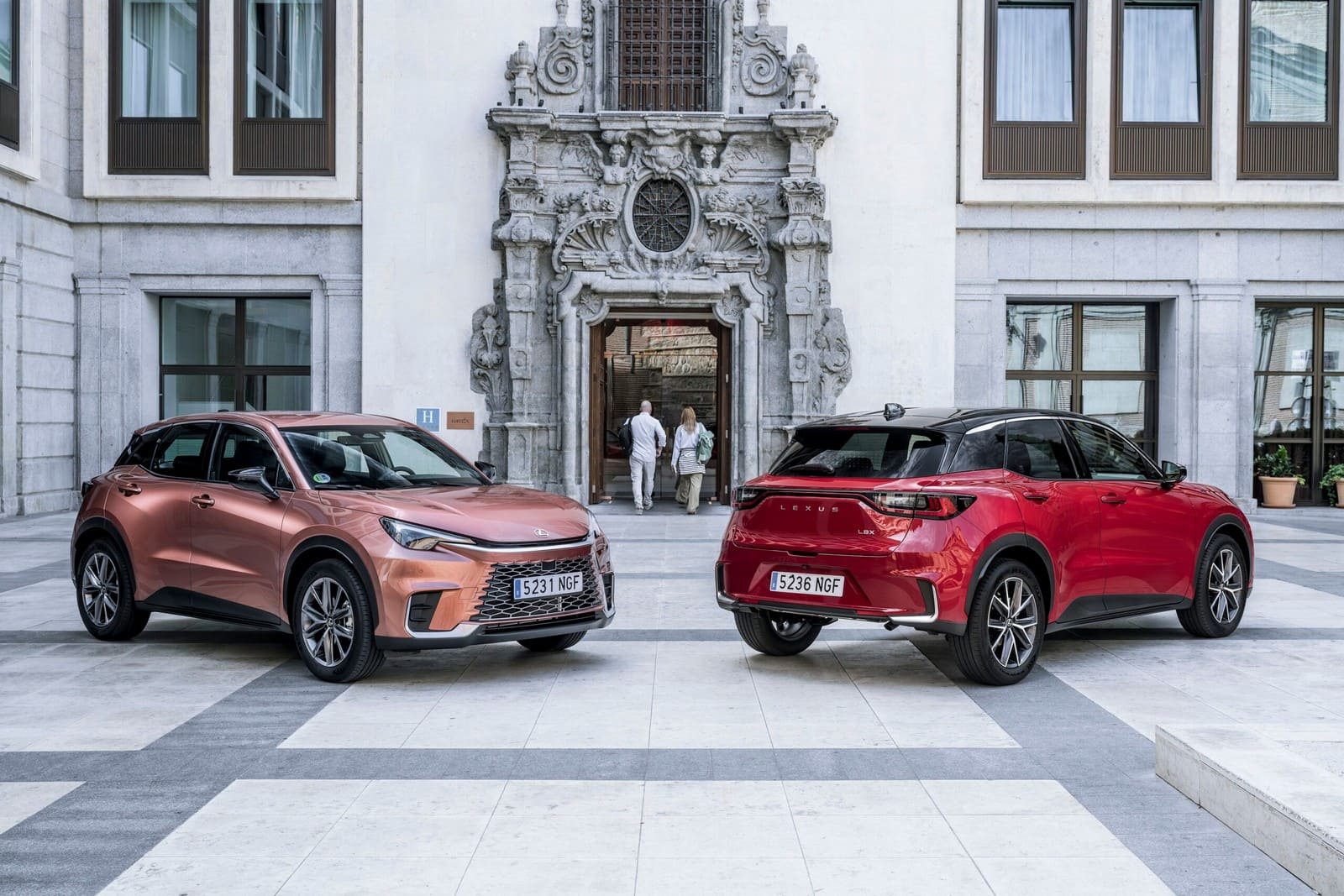LEXUS LBX RED, foto 2